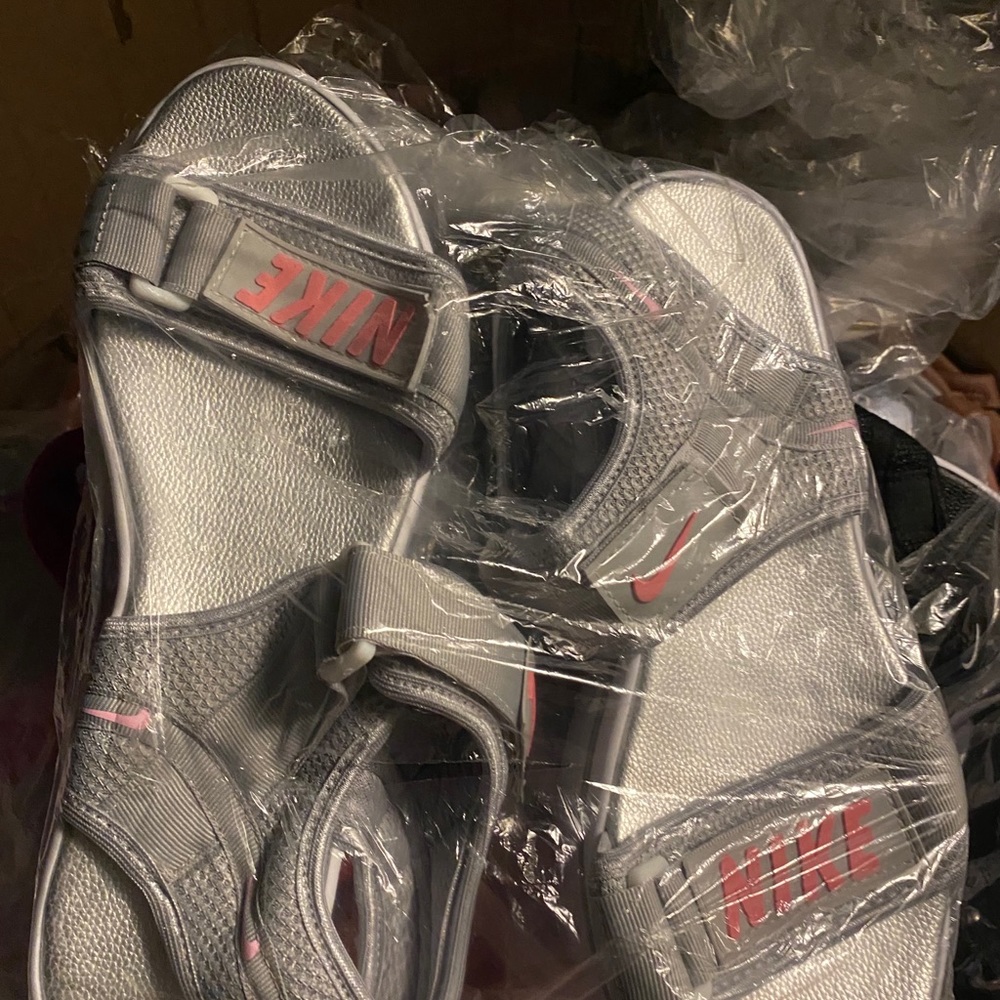 Shoe sets - Picture 8 of 11